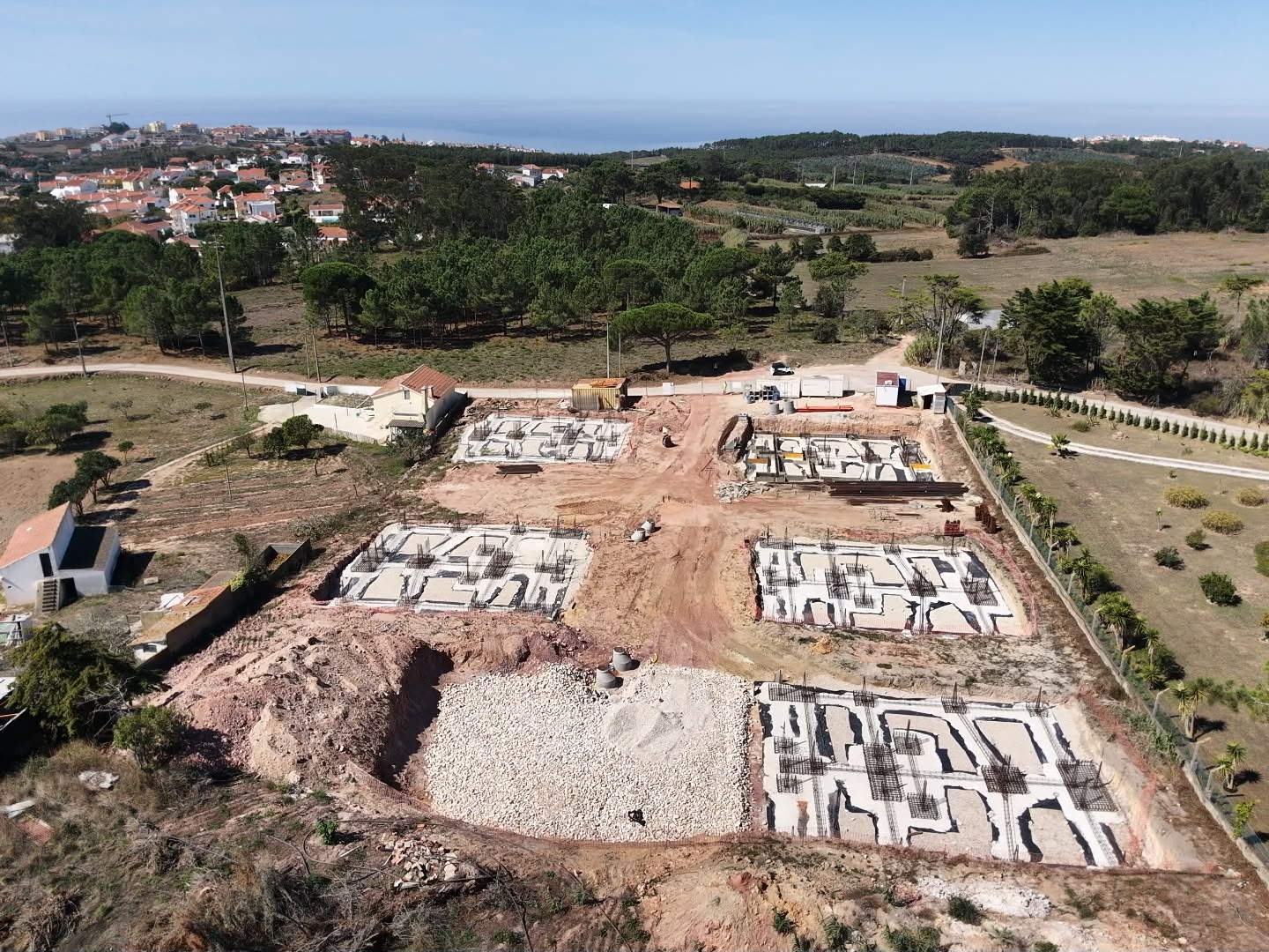 Obra do Malhada Village em setembro de 2026